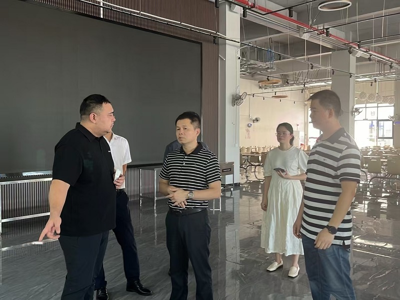 1726299004871135.jpg 2、集团党委副书记邱冠华到高新教育公司督导检查.jpg