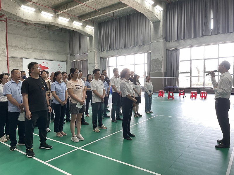 1696639911727667.jpg 周远在活动开始前讲话.jpg