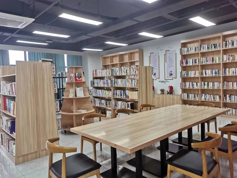 职工书屋图片1.jpg